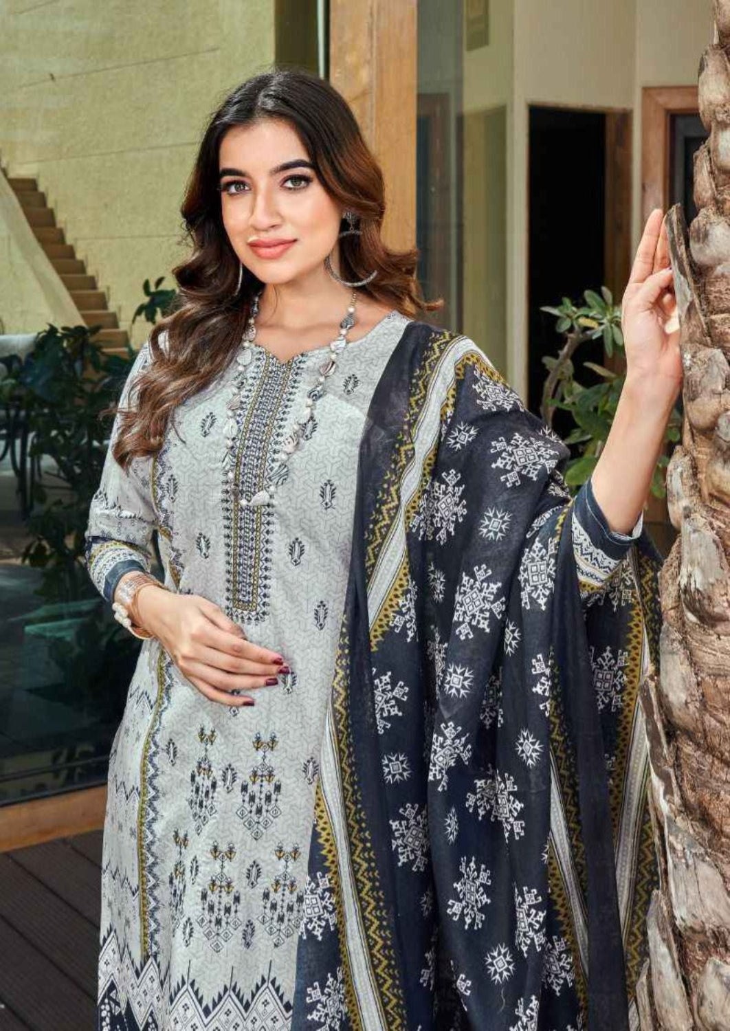 Embroidered Lawn Fabrics (UNSTITCHED)