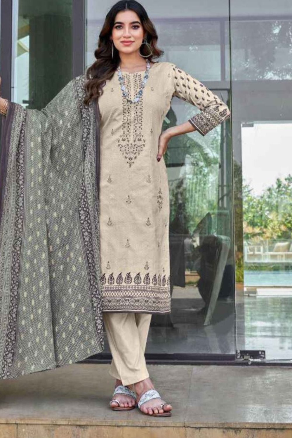 Embroidered Lawn Fabrics (UNSTITCHED)
