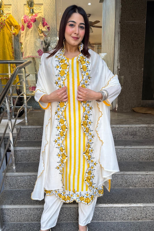 Elegant Vertical Print Fabric (UNSTITCHED)