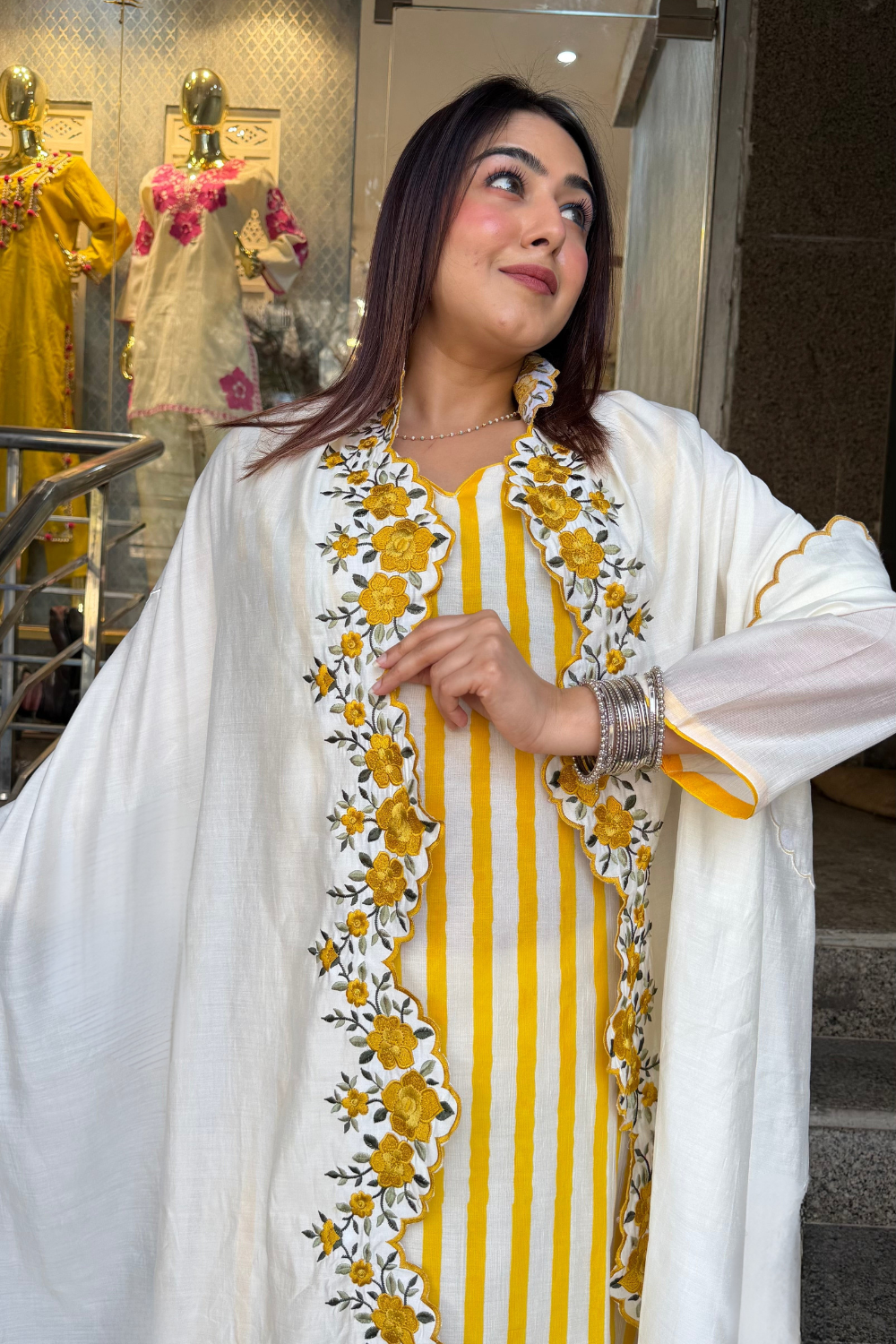 Elegant Vertical Print Fabric (UNSTITCHED)